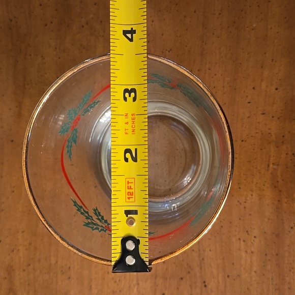 Christmas Holly & Ribbon Glasses - Picture 5 of 7